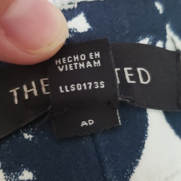 The Limited Tailored Shorts - Picture 8 of 8